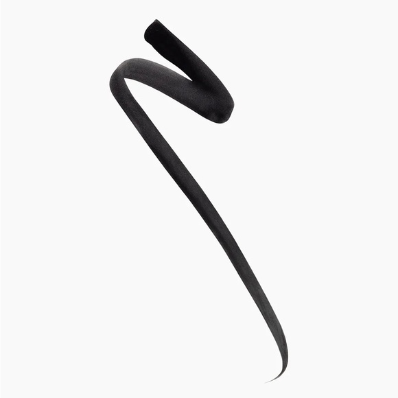 WYN BEAUTY GLIDELINE WATERPROOF LIQUID EYELINER - Picture 2 of 5